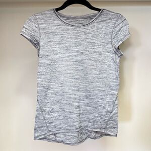 Lululemon t-shirt - size 2